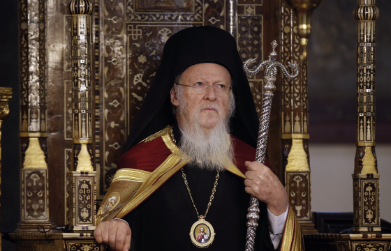 Russian prelate says Ecumenical Patriarch wants to be a 'pope'