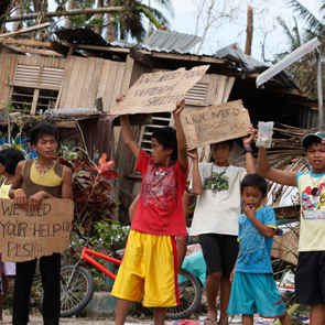 Nichols praises Filipinos ahead of Mass for Haiyan victims