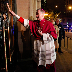 Chicago welcomes new archbishop, Francis' first big US appointment