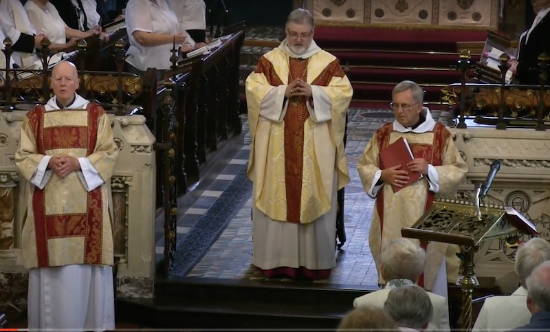 Anglican bishop steps down to become Catholic