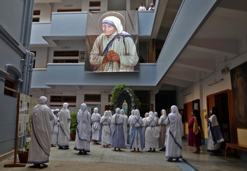 Indian government bars Missionaries of Charity from foreign donations