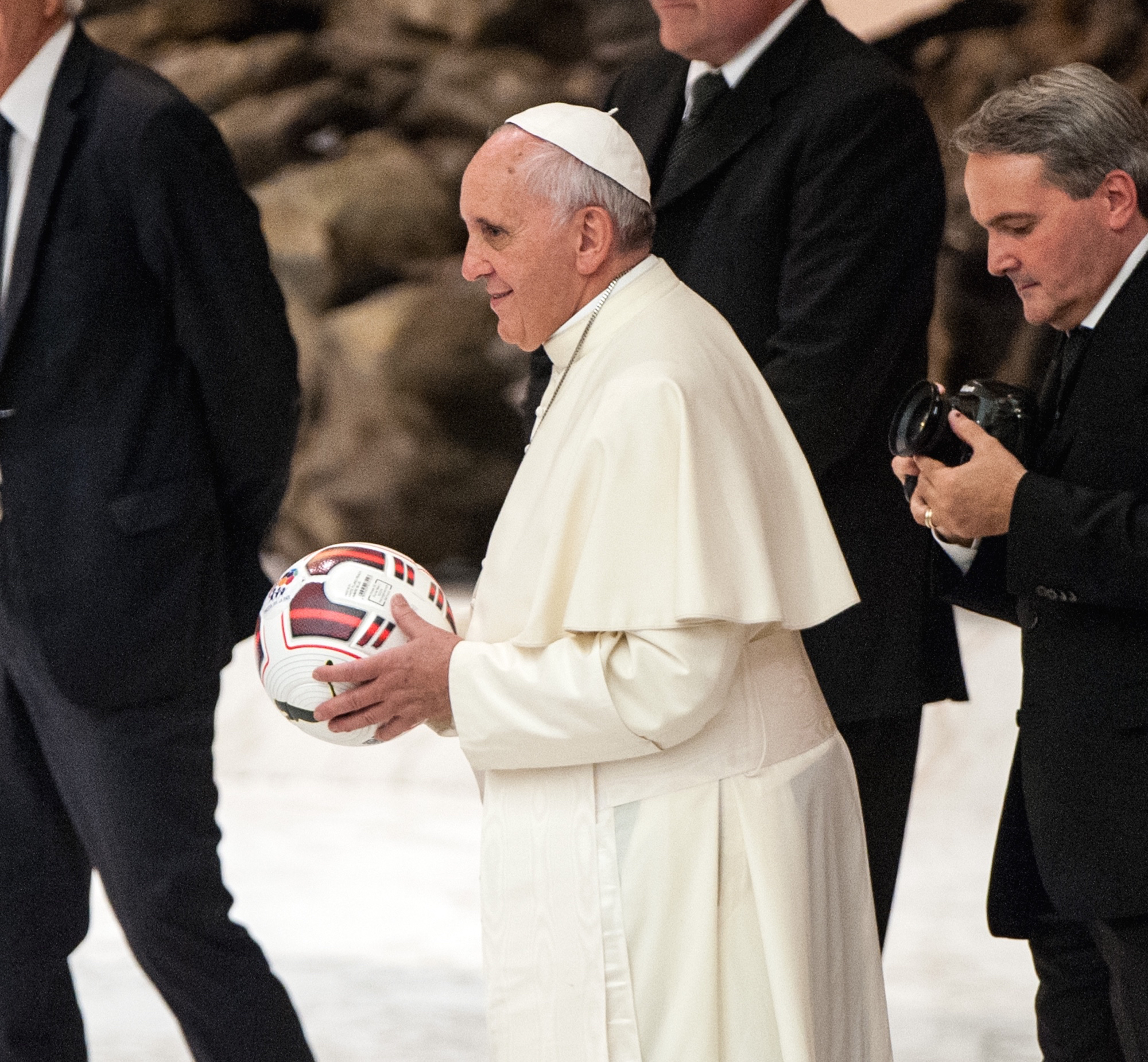 Pope calls for World Cup in Russia to promote peace