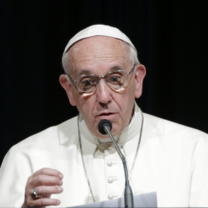 Francis moves to make bishops accountable for abuse failings 