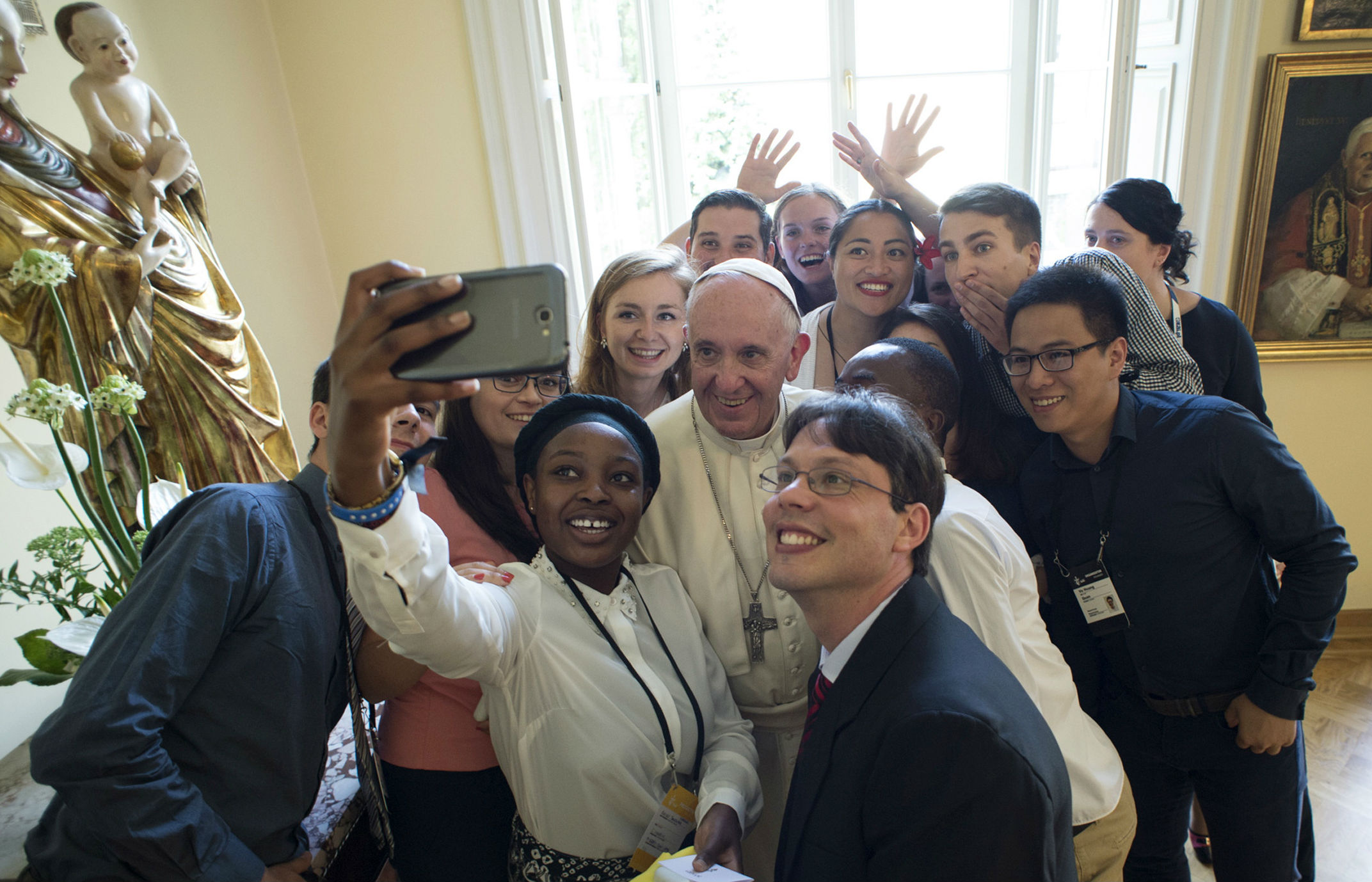 Pope asks for feedback from young Catholics ahead of 2018 Synod of Bishops