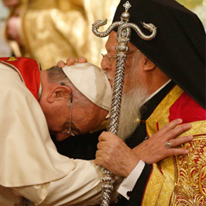 Francis asks Patriarch to ‘bless me and the Church of Rome’ 