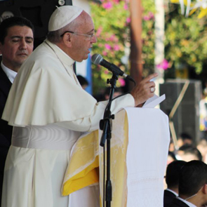 Church must learn how to welcome, Pope tells crowds in Paraguay