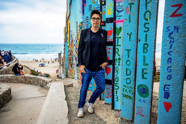 Who pays for the divide? Sue Perkins on the US-Mexico border