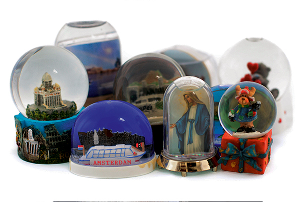 Modern tourism: the world in a snow globe