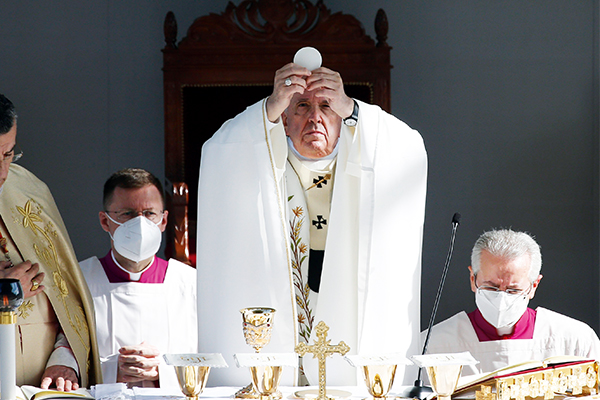 Pope Francis and the liturgy – a plea to put aside polemics and ego