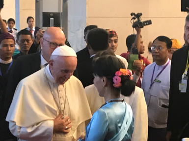 Pope and Aung San Suu Kyi 