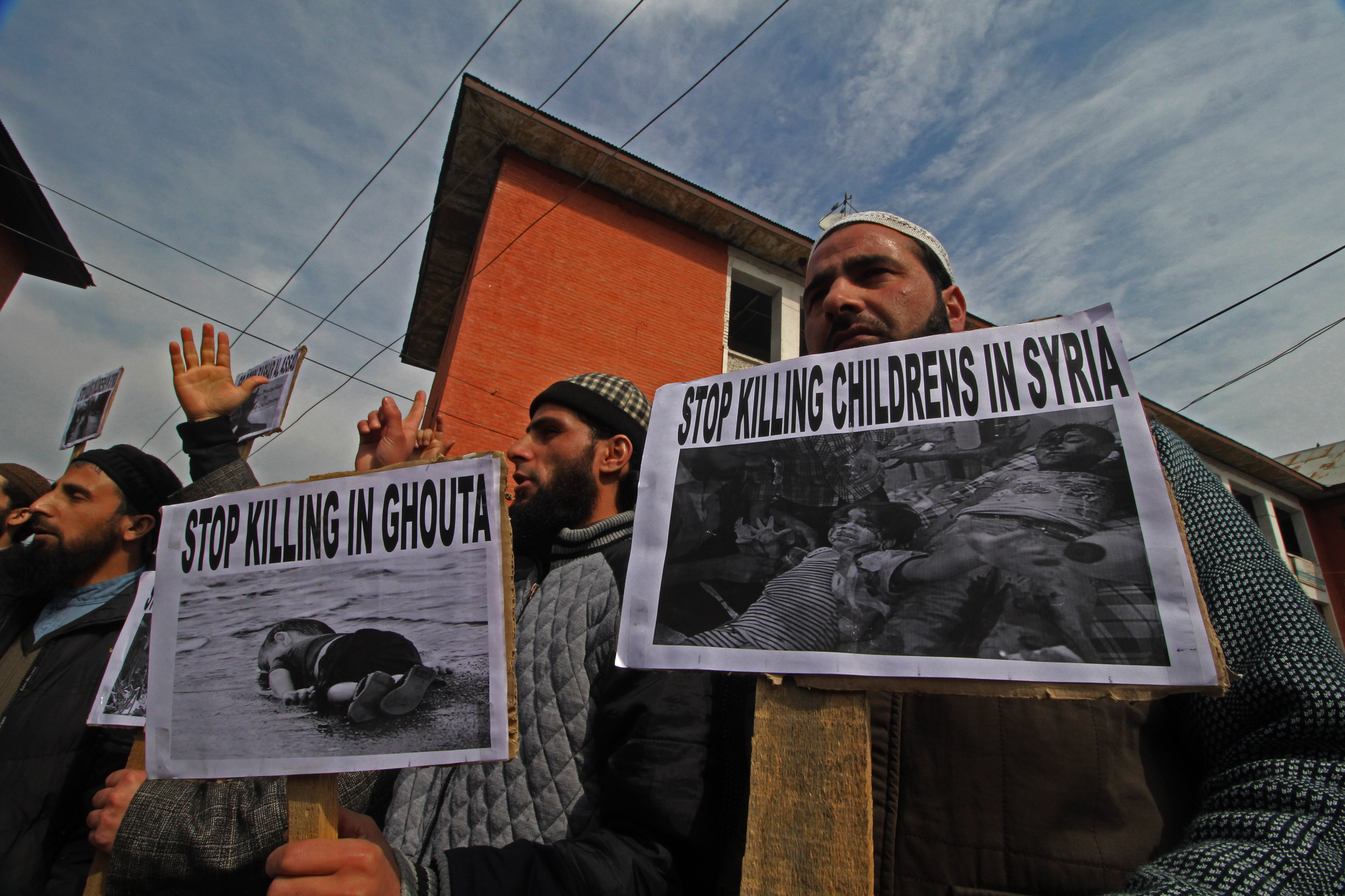 Protests against Syria bombings