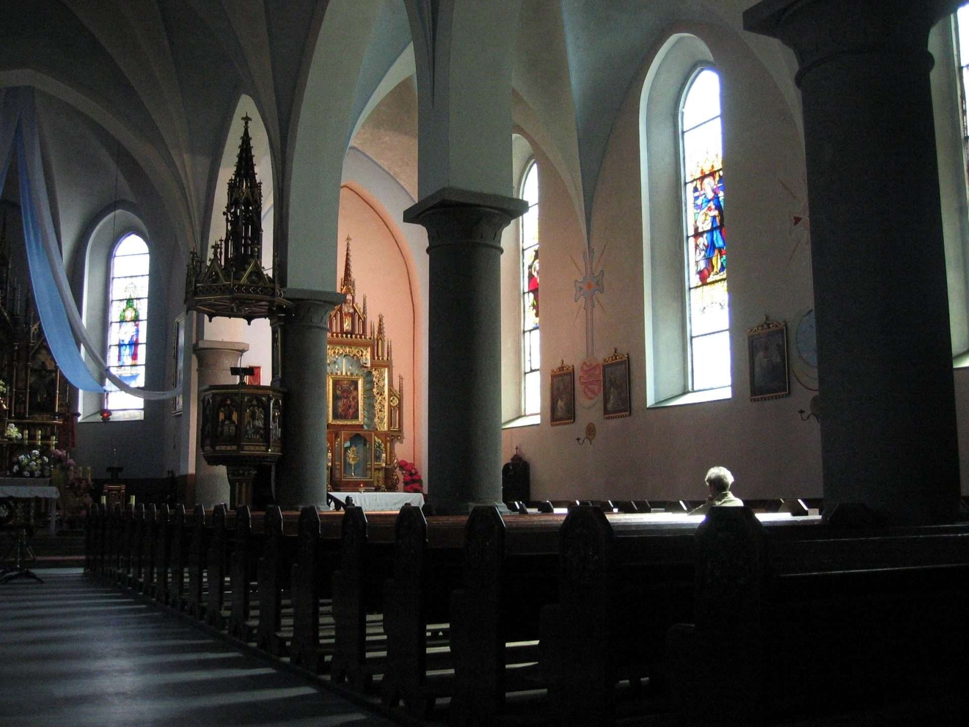 Poland’s Mass attendance falls as trust in Church hits record low