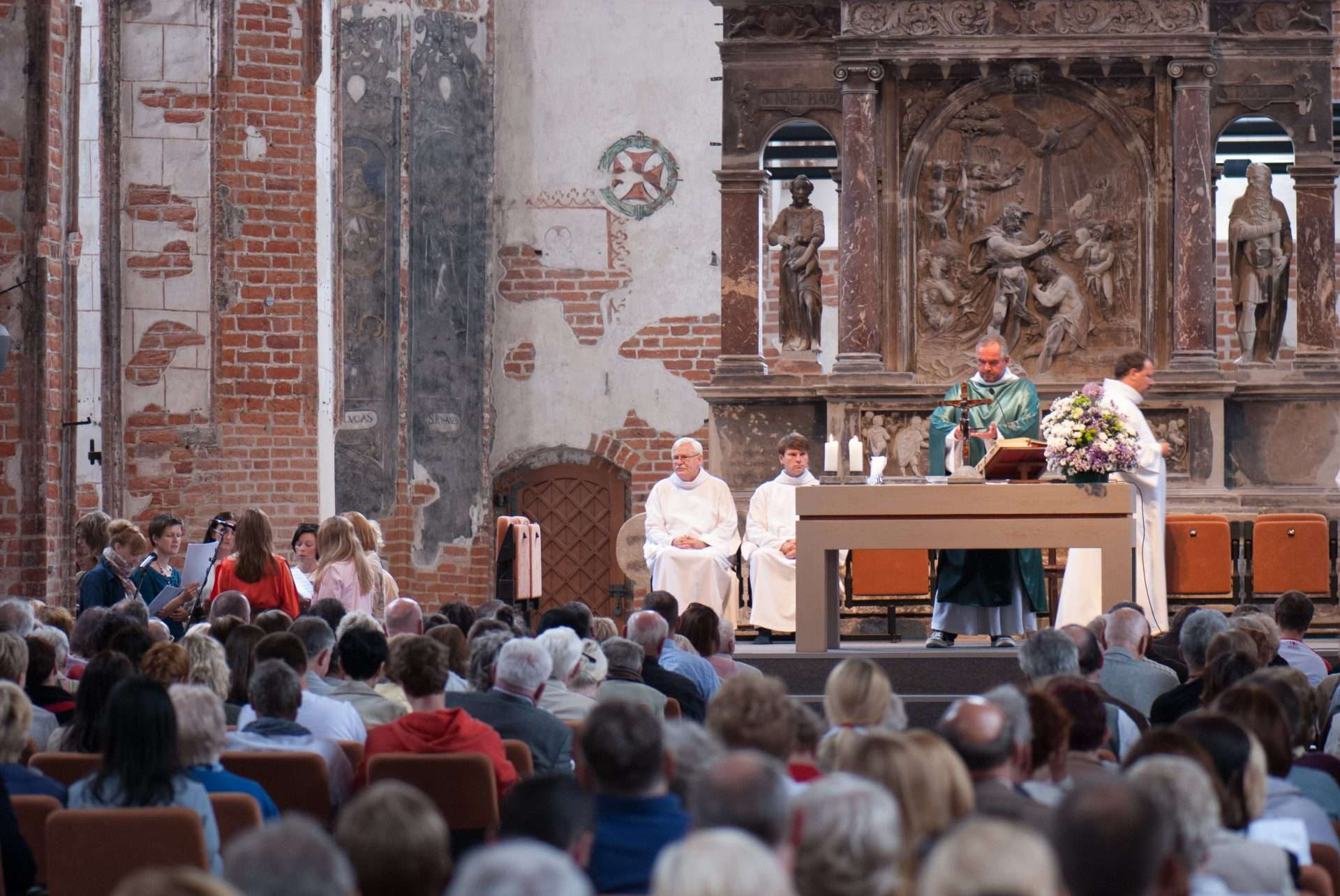 Mass attendance slightly up in Poland after post-Covid drop