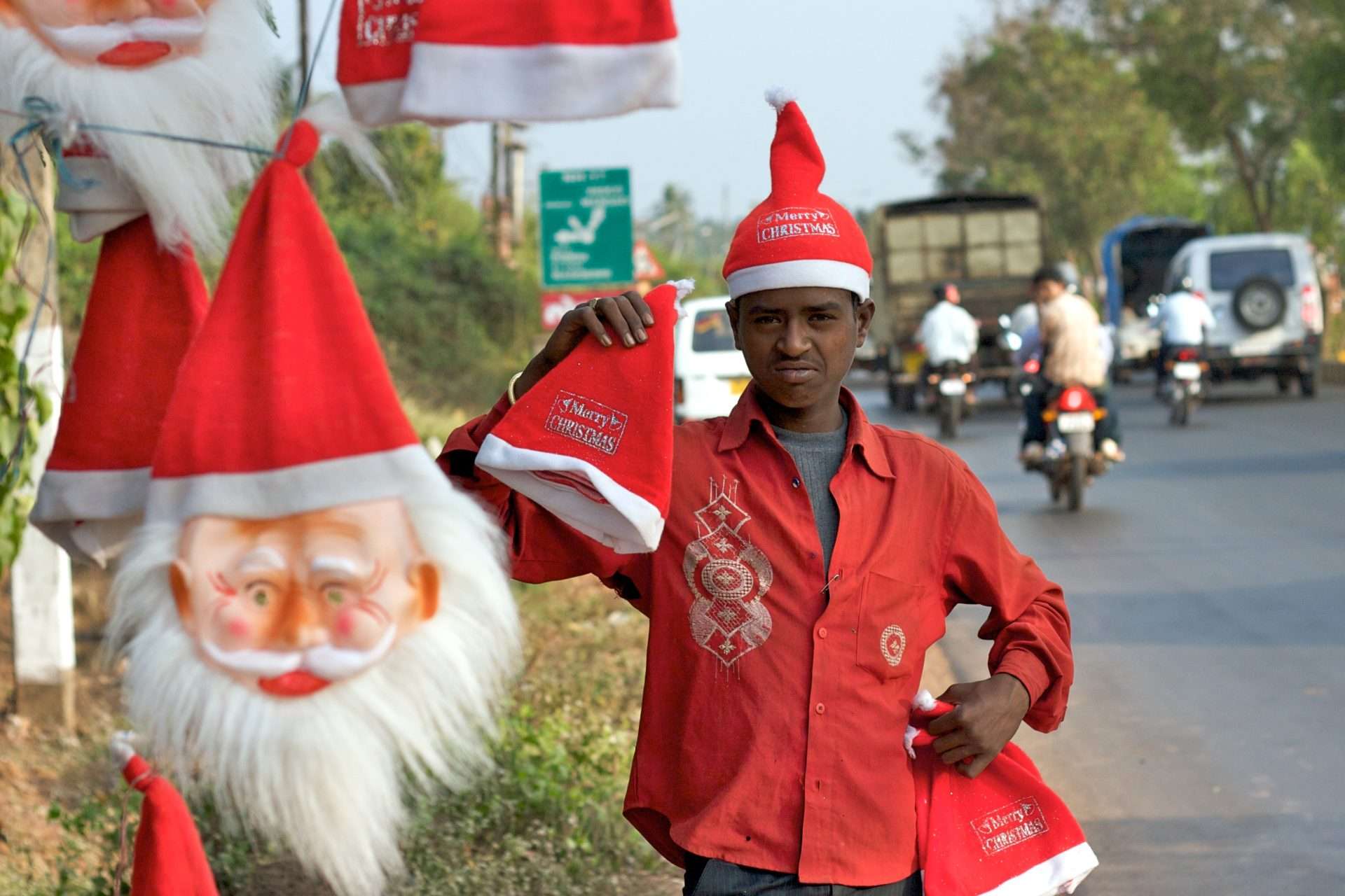 Nationalist attacks threaten Christmas celebrations in India