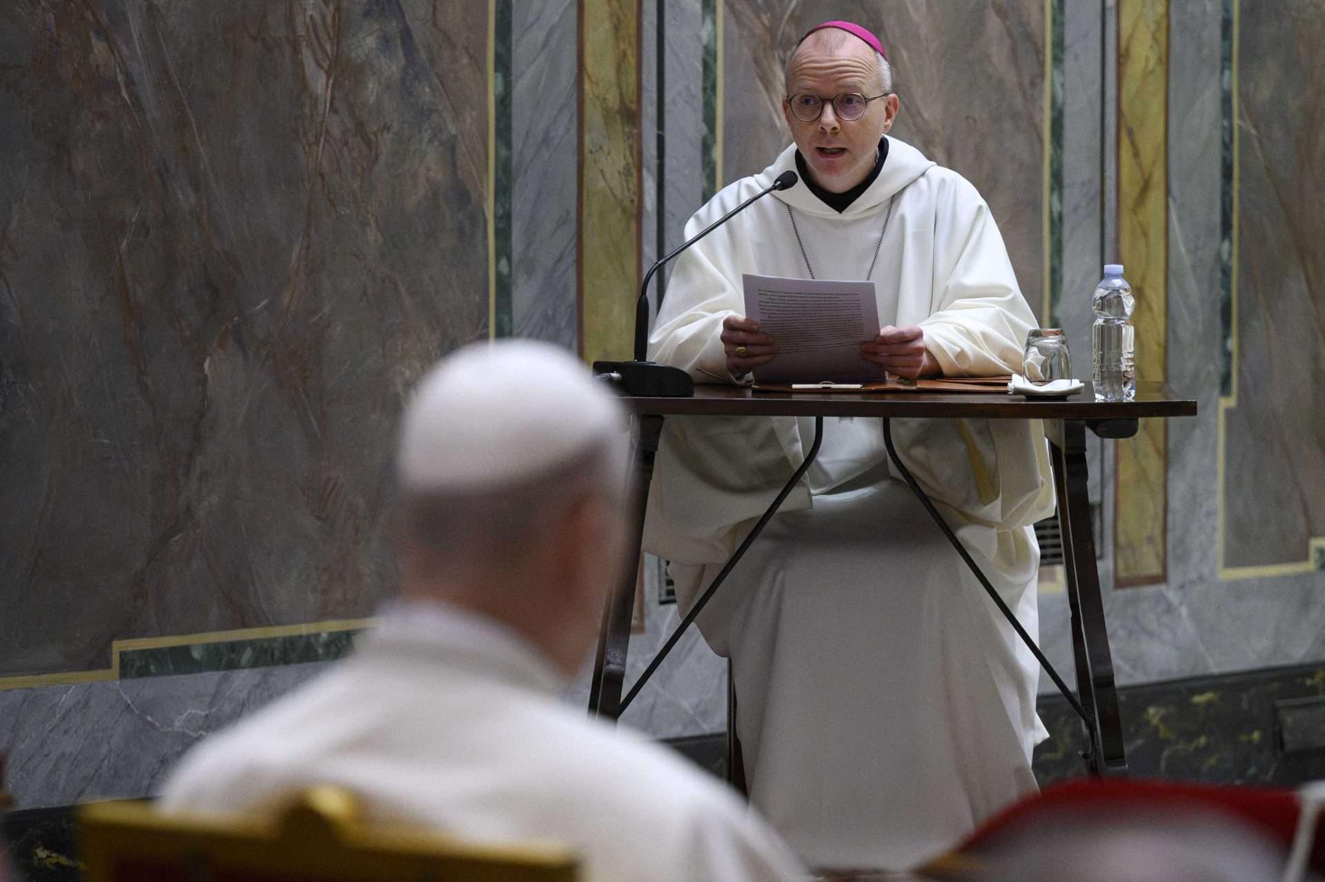 Show world the ‘radicality of Christian peace’, Pope is urged on Lent retreat
